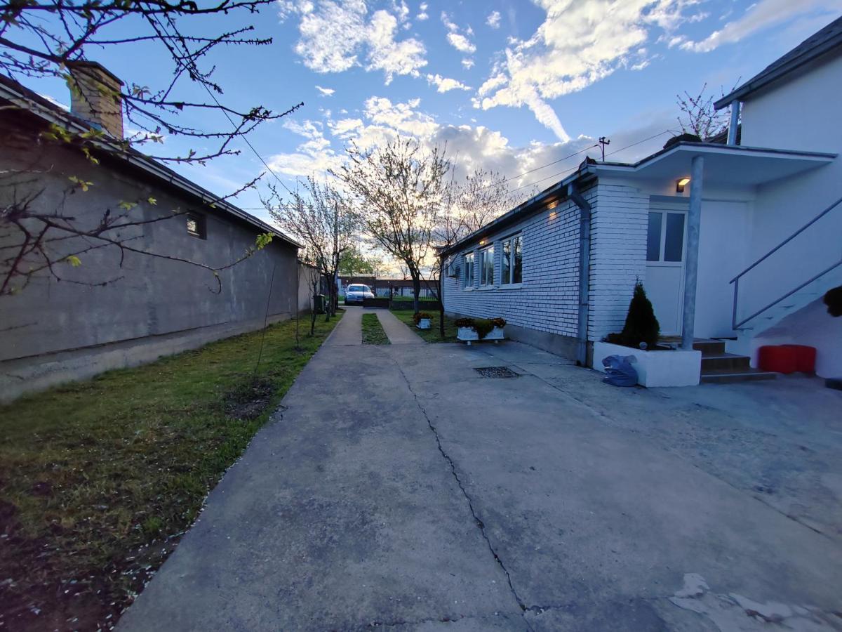 Apartmán Nora 1 Sremska Mitrovica Exteriér fotografie